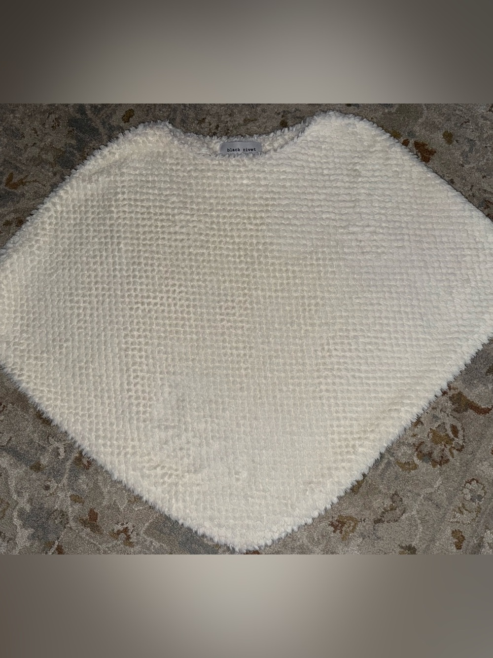 Cream Cozy Textured Women's Faux Fur Poncho